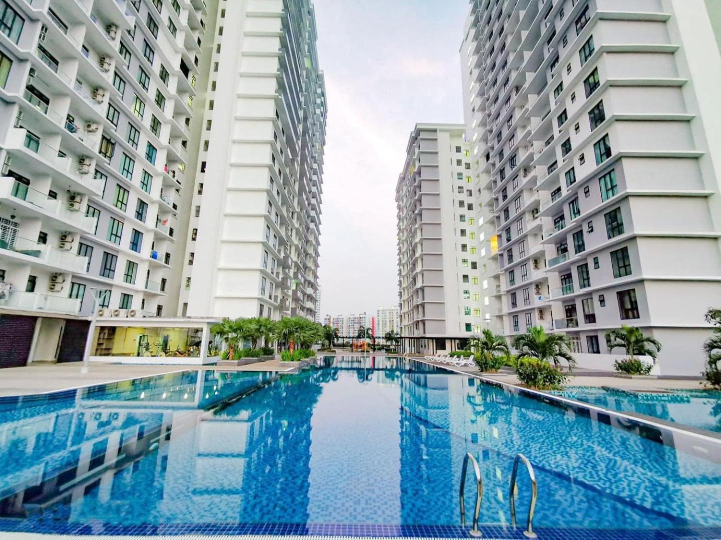 Platino Mwmg * Johor Bahru